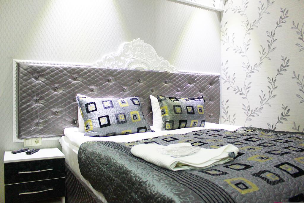 Elegant Boutique Rustaveli Hotel Tbilisi ภายนอก รูปภาพ