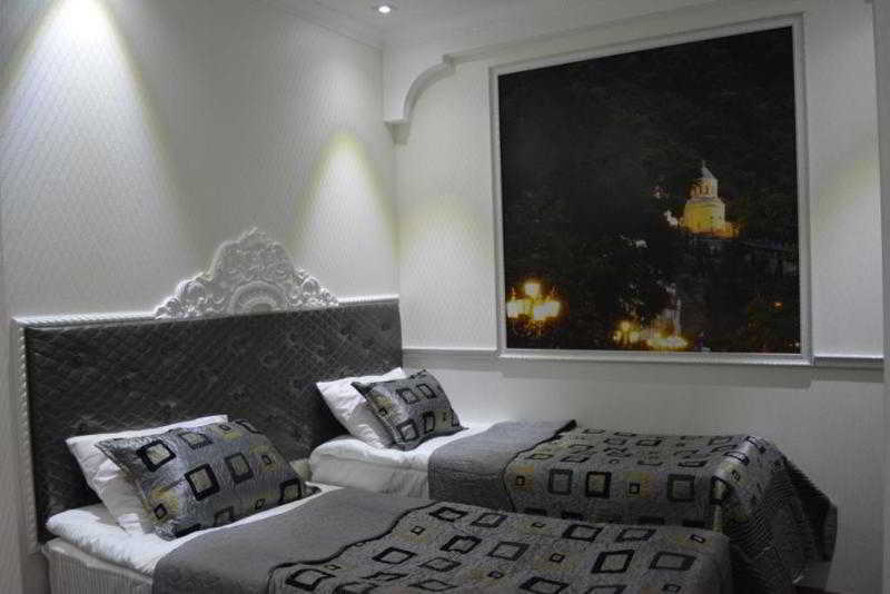 Elegant Boutique Rustaveli Hotel Tbilisi ภายนอก รูปภาพ