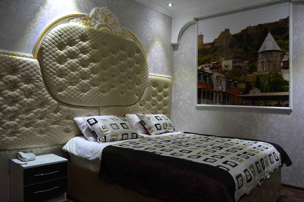 Elegant Boutique Rustaveli Hotel Tbilisi ภายนอก รูปภาพ