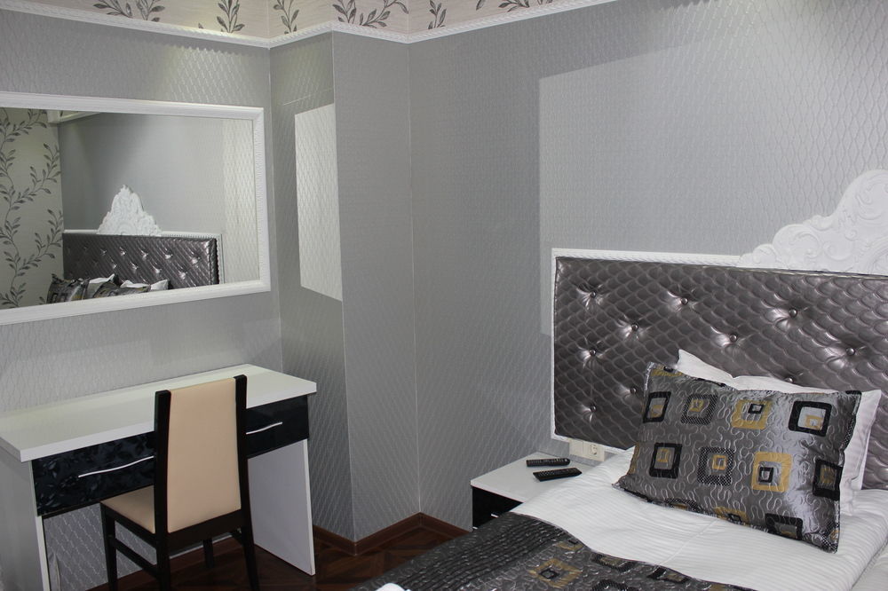 Elegant Boutique Rustaveli Hotel Tbilisi ภายนอก รูปภาพ