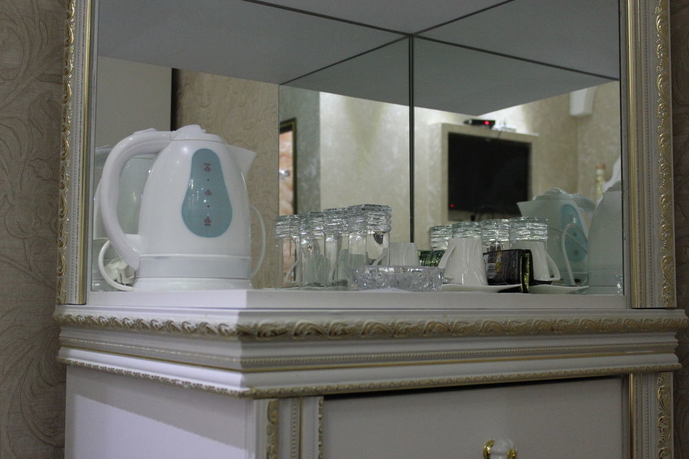 Elegant Boutique Rustaveli Hotel Tbilisi ภายนอก รูปภาพ
