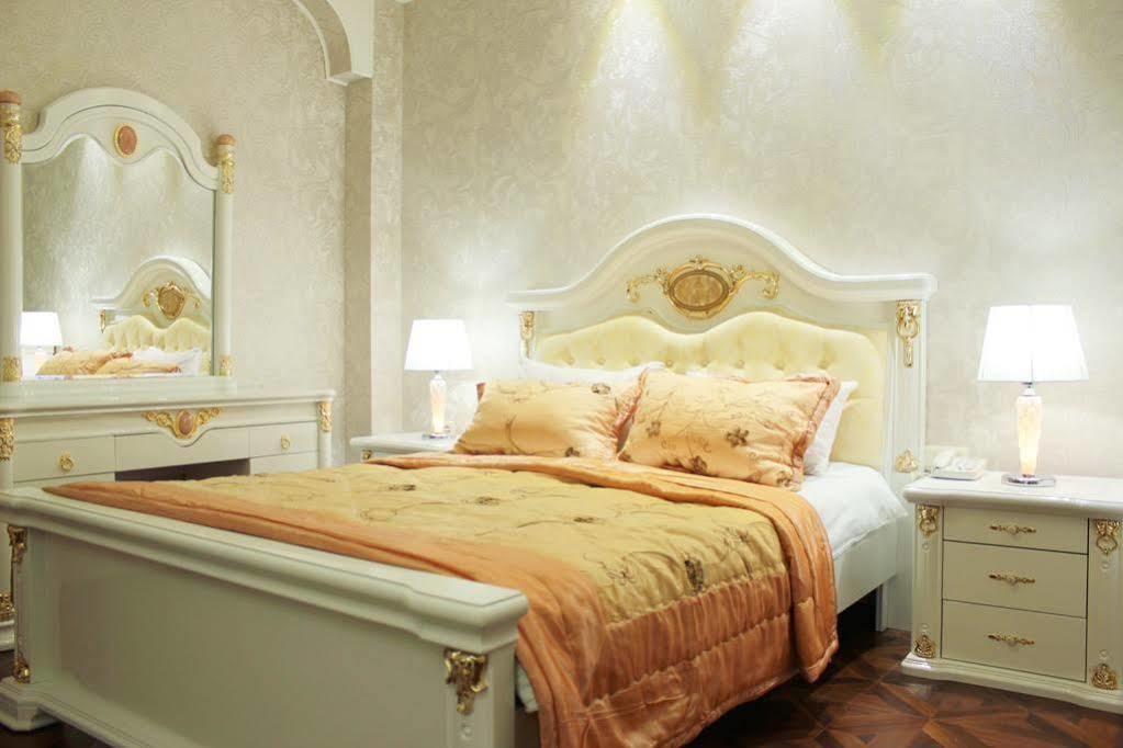 Elegant Boutique Rustaveli Hotel Tbilisi ภายนอก รูปภาพ