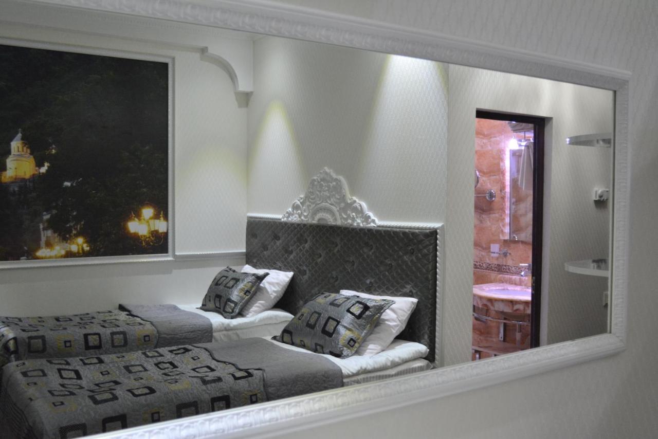 Elegant Boutique Rustaveli Hotel Tbilisi ภายนอก รูปภาพ
